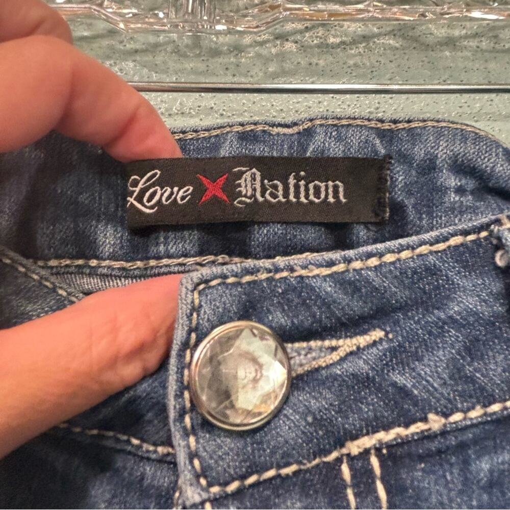 ⭐️ 3/$21 ⭐️ Love Nation Blue Ankle Cropped Jeans with Vintage Wash - Picture 4 of 12